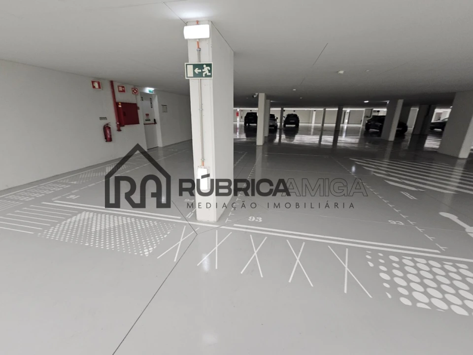 Apartamento T2 para Venda em Quarteira Foto 32