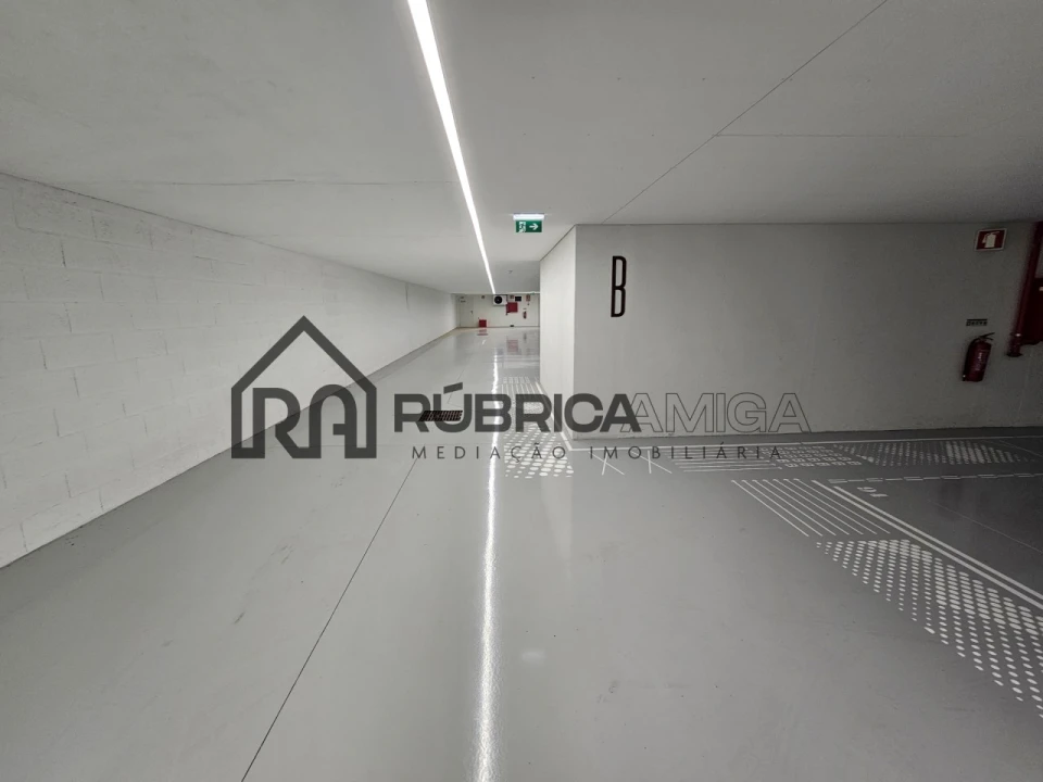 Apartamento T2 para Venda em Quarteira Foto 33