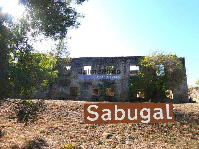 Terreno para Venda em Rapoula do Coa Foto 1
