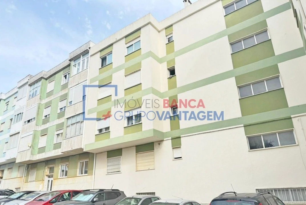 Apartamento T2 para Venda em Agualva e Mira-Sintra Foto 5