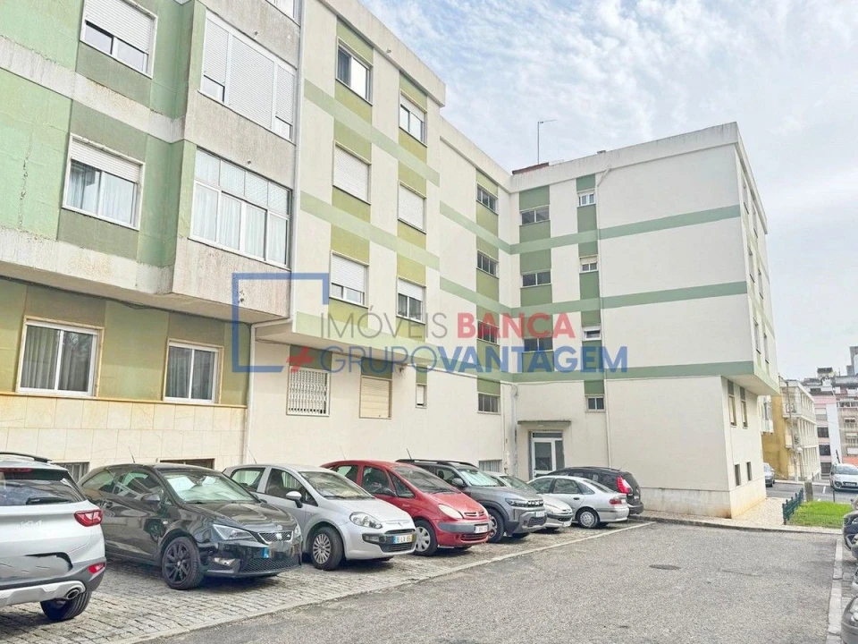 Apartamento T2 para Venda em Agualva e Mira-Sintra Foto 10
