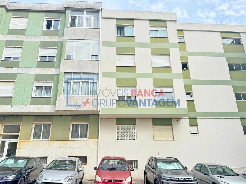 Apartamento T2 para Venda em Agualva e Mira-Sintra Foto 13