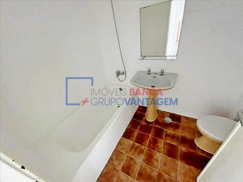 Apartamento T2 para Venda em Agualva e Mira-Sintra Foto 14