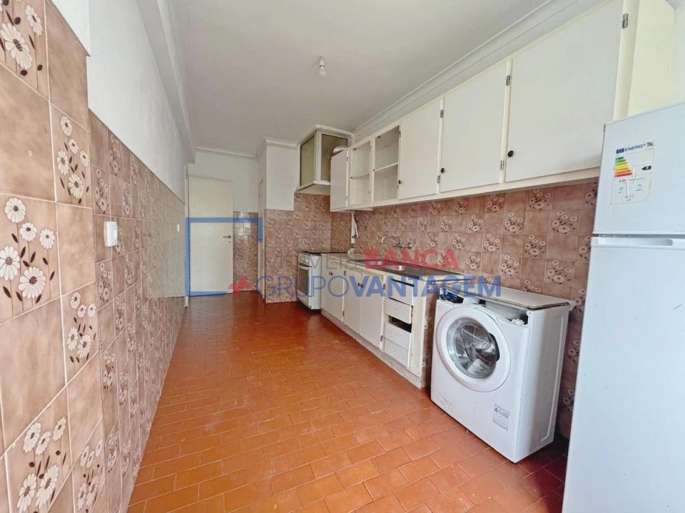 Apartamento T2 para Venda em Agualva e Mira-Sintra Foto 1