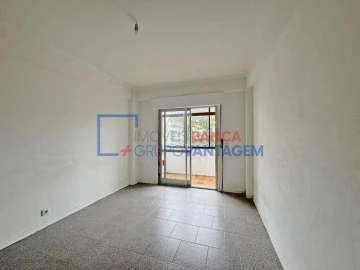 Apartamento T2 para Venda em Agualva e Mira-Sintra