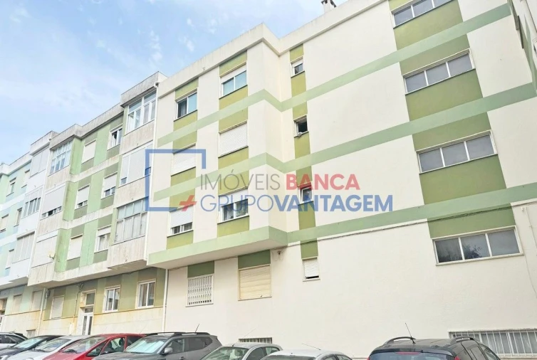 Apartamento T2 para Venda em Agualva e Mira-Sintra Foto 5