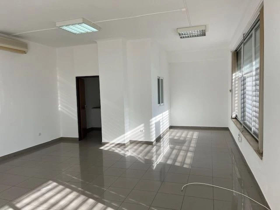 Loja para Arrendamento em Beja (Salvador e Santa Maria da Feira) Foto 3