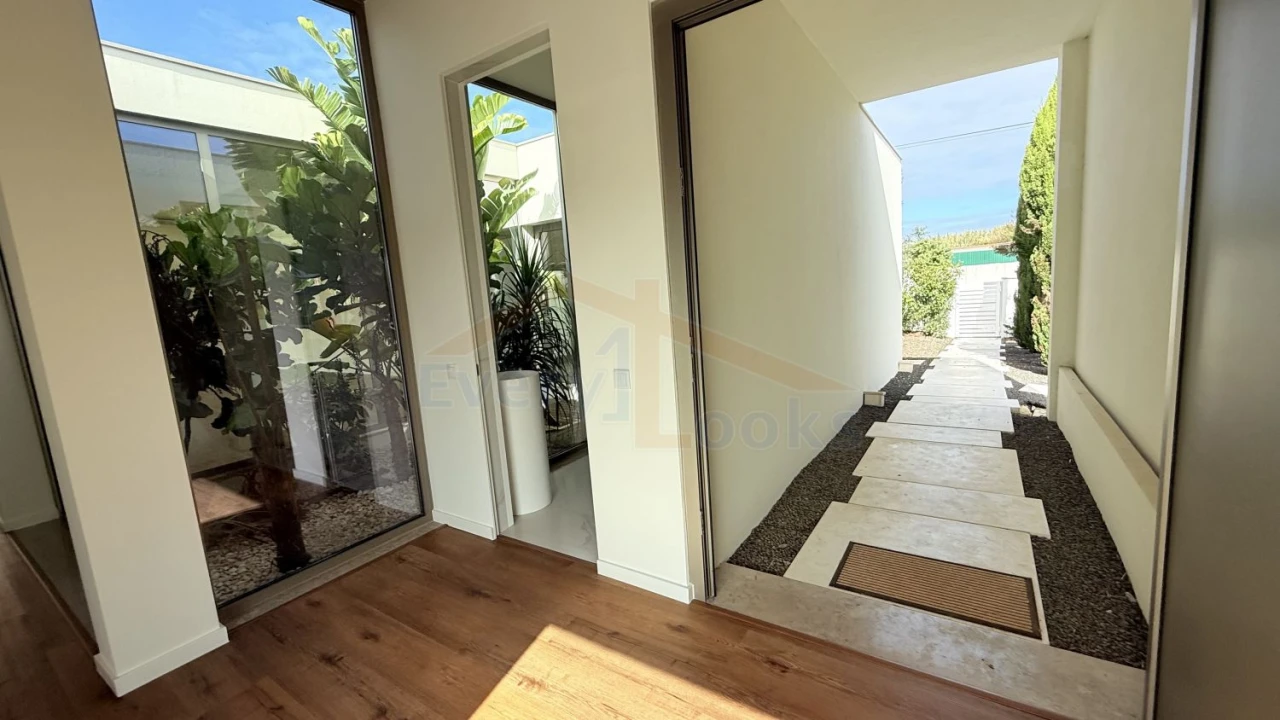 Moradia T4 para Venda em Atouguia da Baleia Foto 39