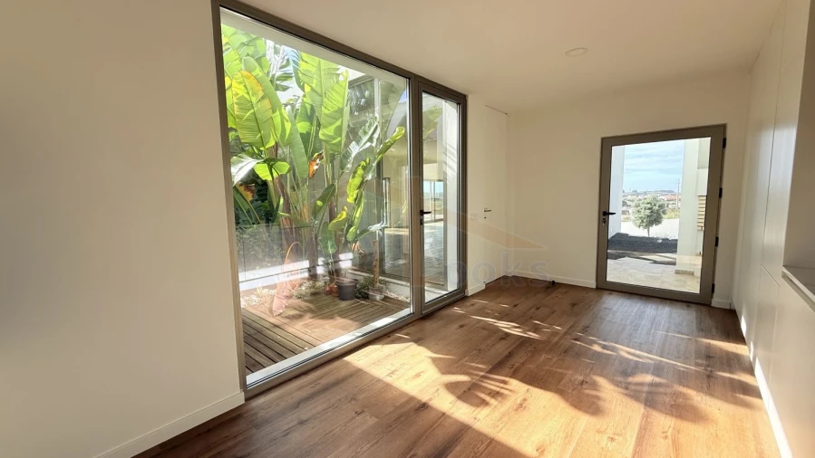 Moradia T4 para Venda em Atouguia da Baleia Foto 24