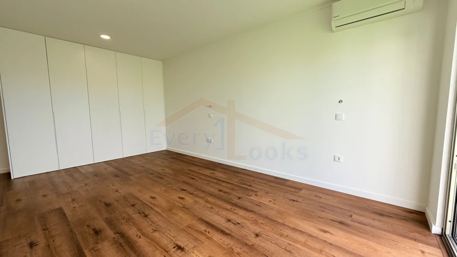 Moradia T4 para Venda em Atouguia da Baleia Foto 19