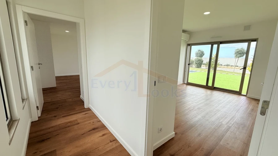 Moradia T4 para Venda em Atouguia da Baleia Foto 22