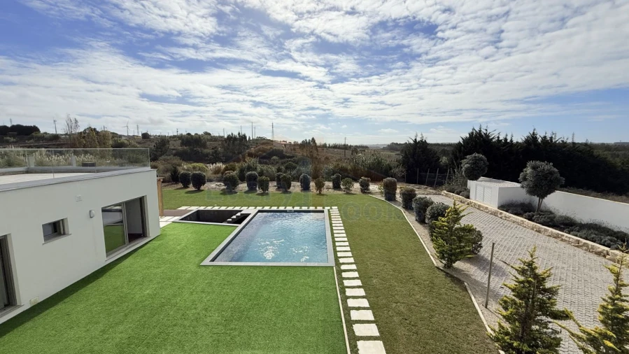 Moradia T4 para Venda em Atouguia da Baleia Foto 6