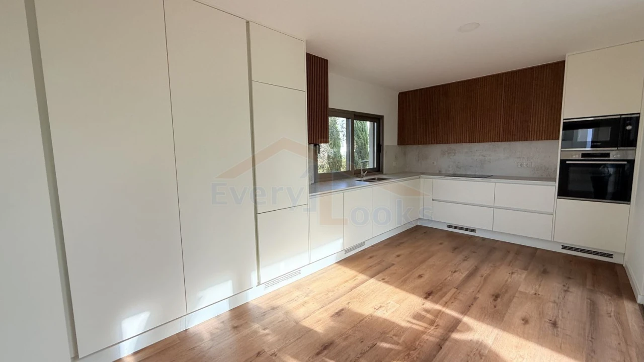 Moradia T4 para Venda em Atouguia da Baleia Foto 37