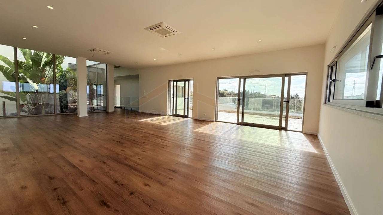 Moradia T4 para Venda em Atouguia da Baleia Foto 16