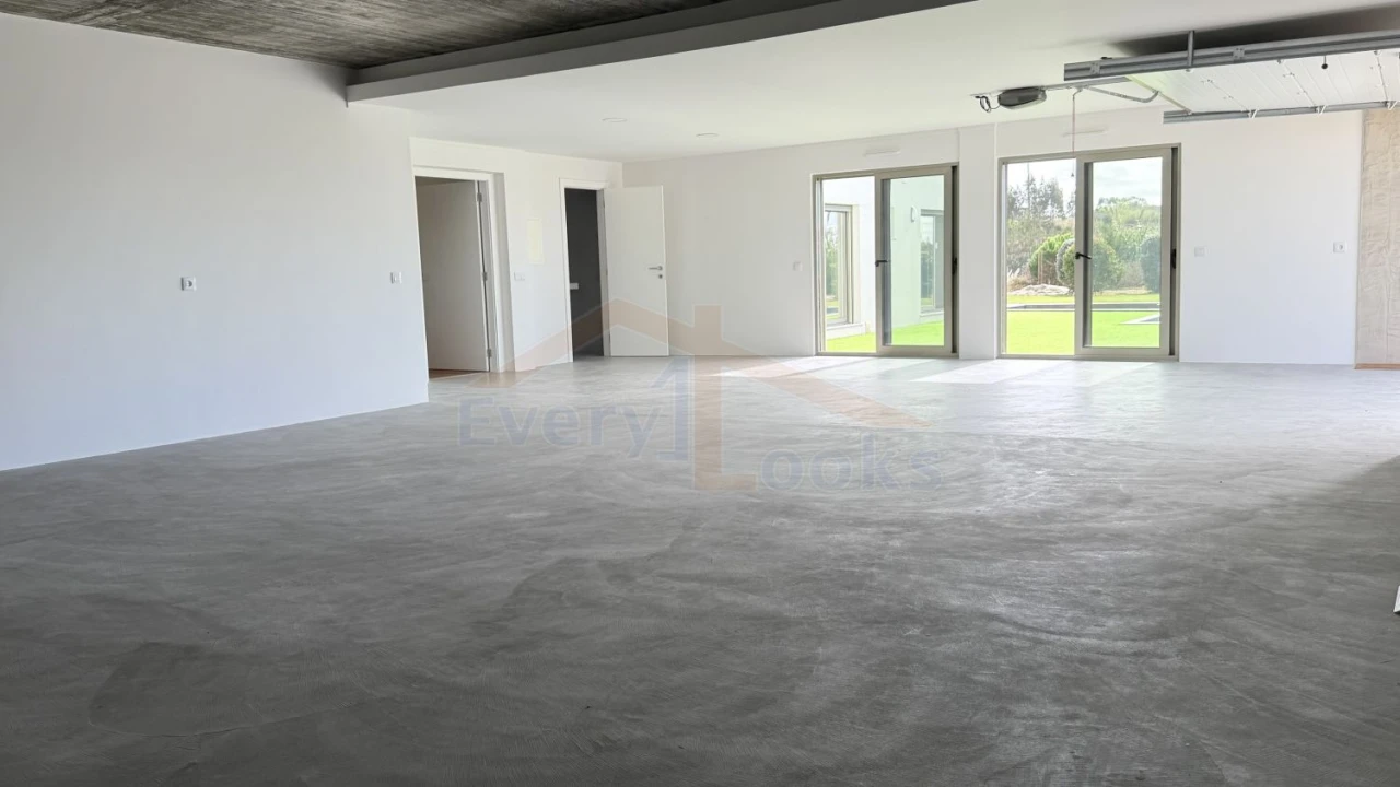 Moradia T4 para Venda em Atouguia da Baleia Foto 47