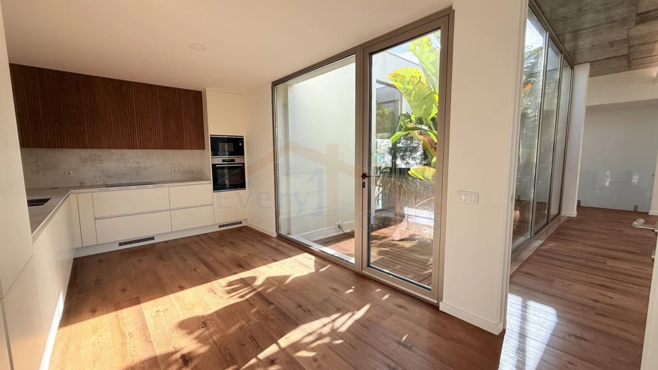 Moradia T4 para Venda em Atouguia da Baleia Foto 36