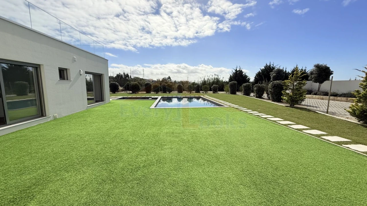 Moradia T4 para Venda em Atouguia da Baleia Foto 4