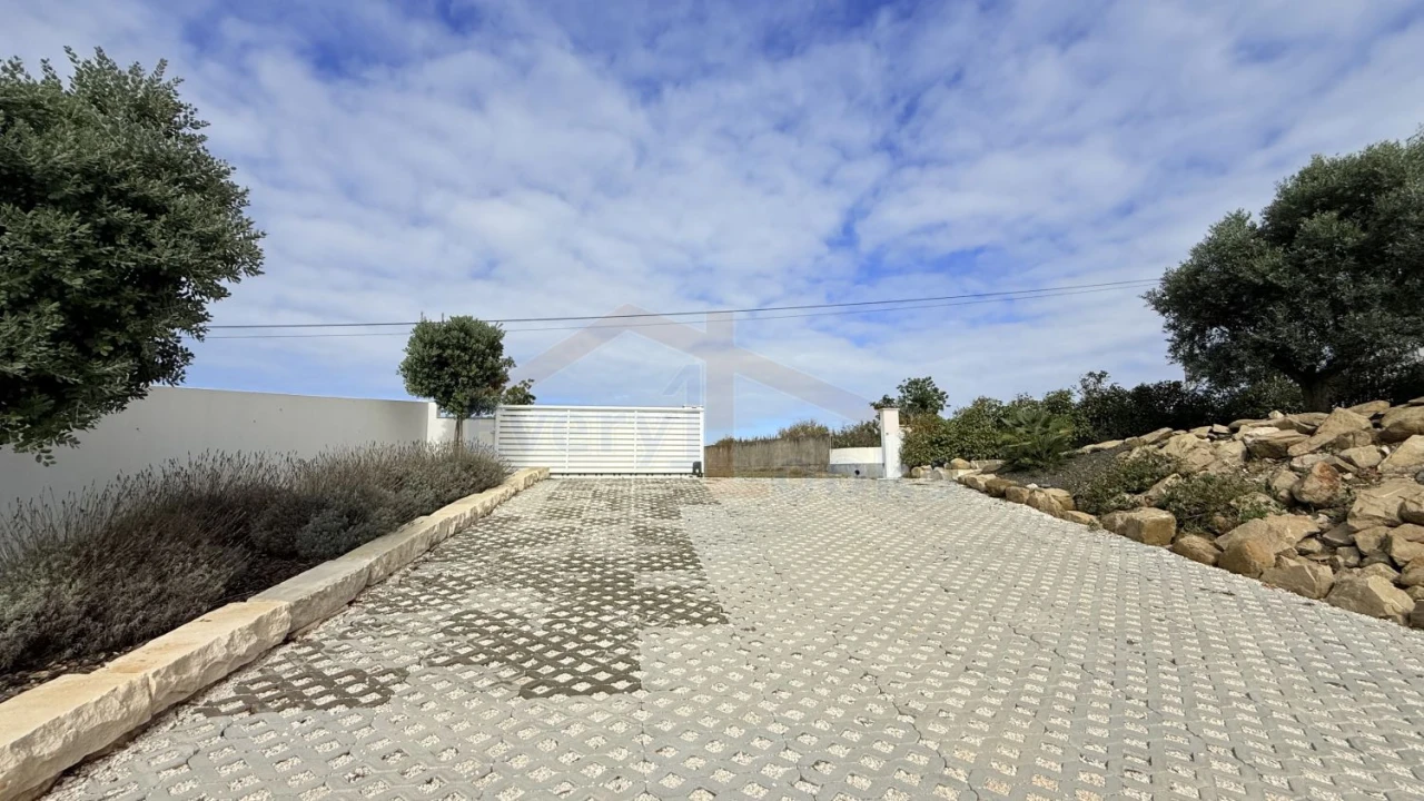 Moradia T4 para Venda em Atouguia da Baleia Foto 14