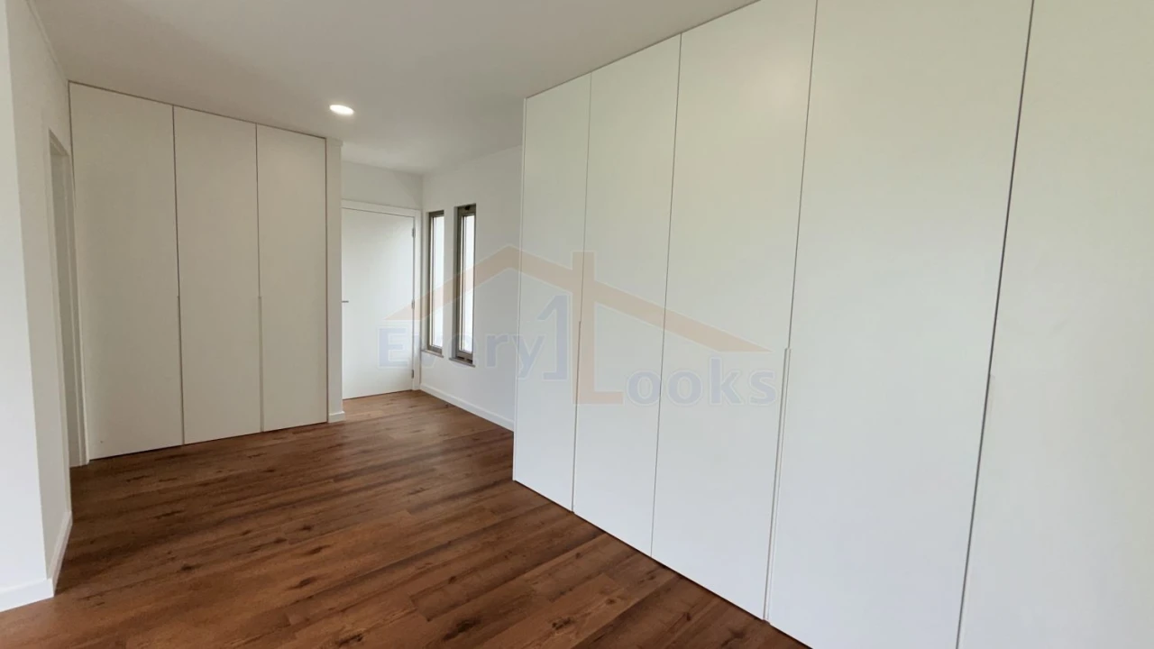 Moradia T4 para Venda em Atouguia da Baleia Foto 27