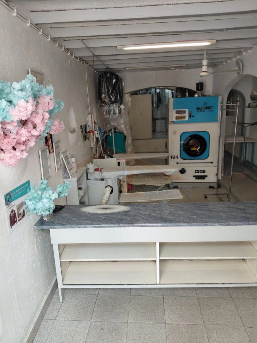 Loja para Arrendamento em Nossa Senhora do Pópulo, Coto e São Gregório