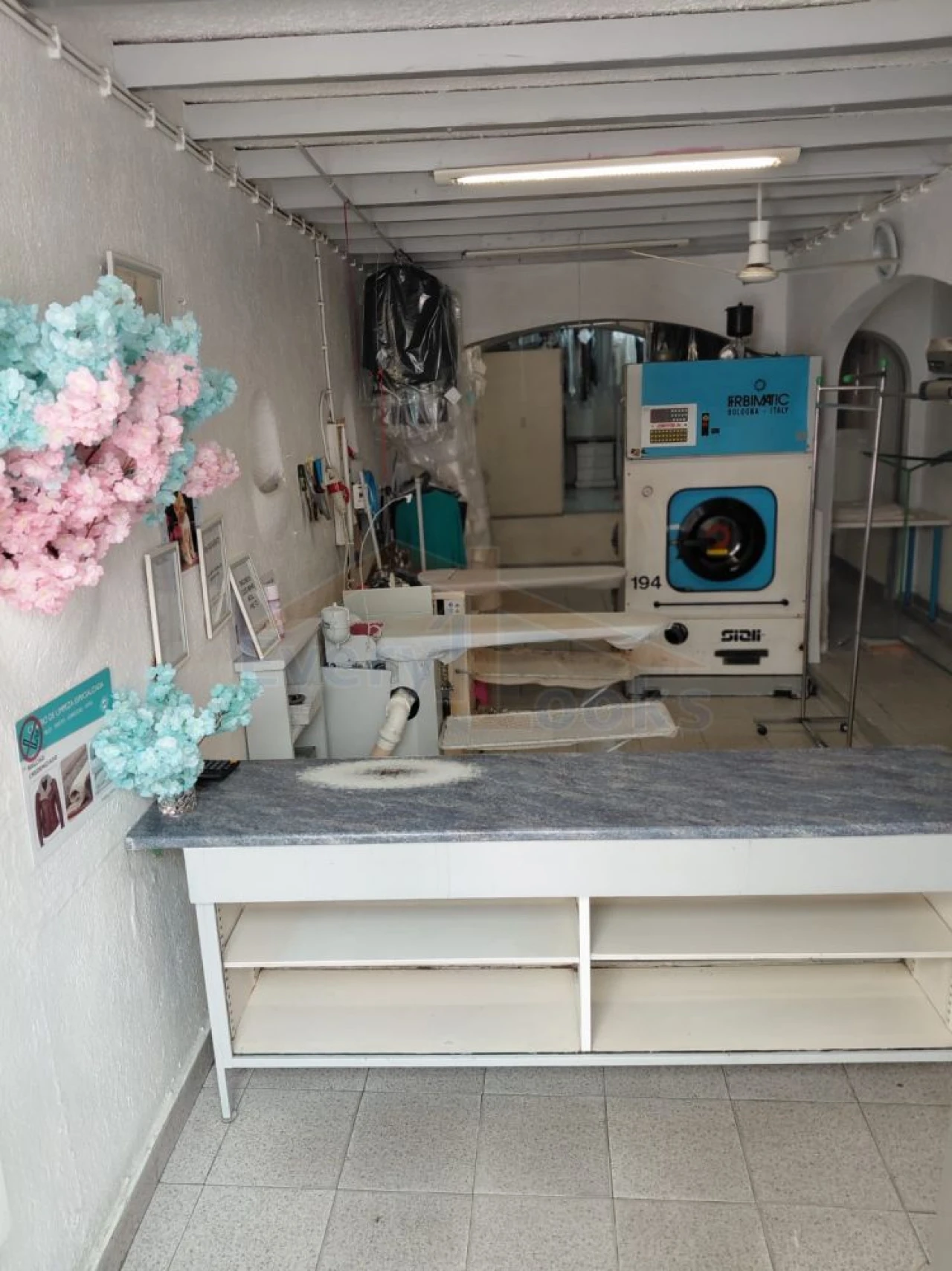 Loja para Arrendamento em Nossa Senhora do Pópulo, Coto e São Gregório Foto 1