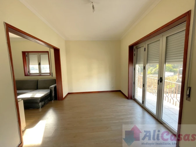 Apartamento T3 para Venda em Vilar de Andorinho Foto 6