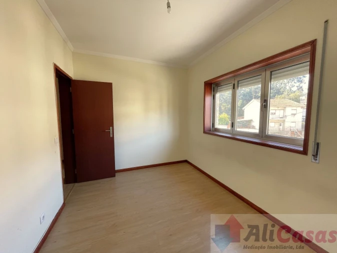 Apartamento T3 para Venda em Vilar de Andorinho Foto 17