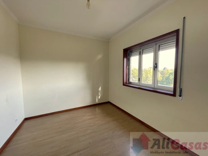 Apartamento T3 para Venda em Vilar de Andorinho Foto 28