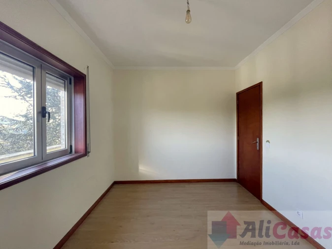 Apartamento T3 para Venda em Vilar de Andorinho Foto 30