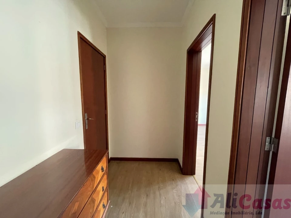 Apartamento T3 para Venda em Vilar de Andorinho Foto 19