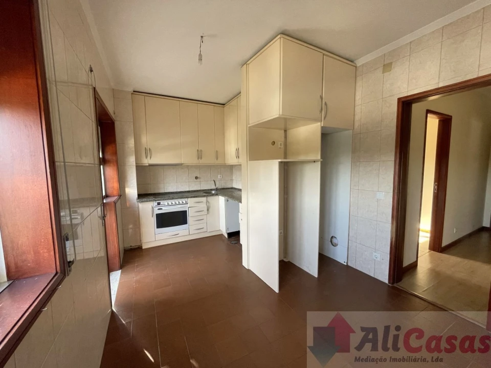 Apartamento T3 para Venda em Vilar de Andorinho Foto 10