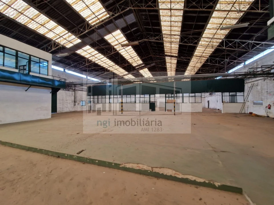 Loja para Venda em Bucelas Foto 1