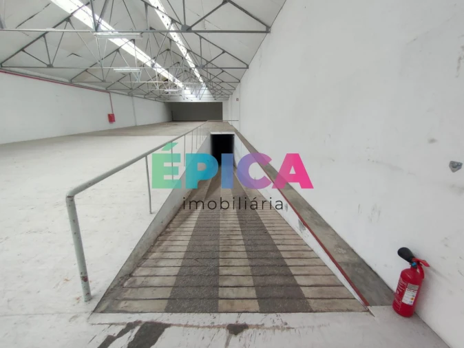 Loja para Arrendamento em Marvila Foto 7