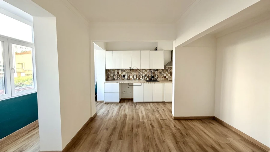 Apartamento T3 para Venda em Laranjeiro e Feijó Foto 11