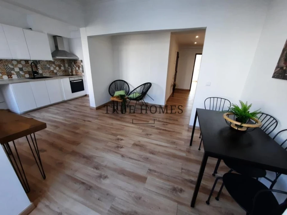 Apartamento T3 para Venda em Laranjeiro e Feijó Foto 2