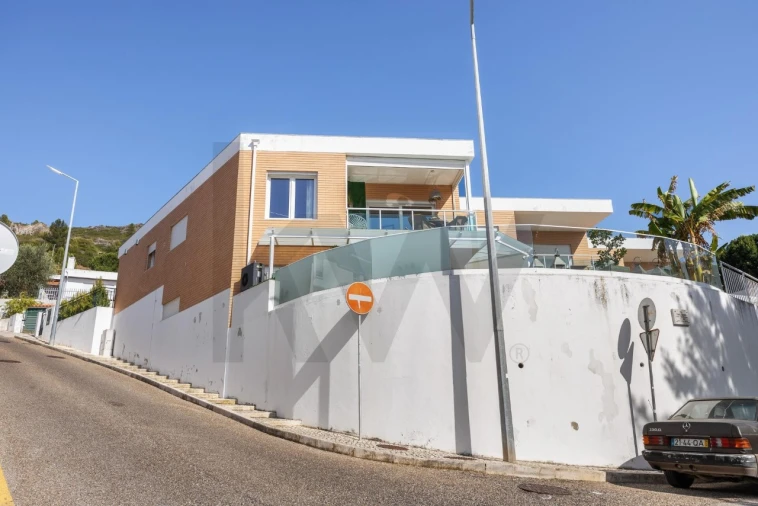 Moradia T3 para Venda em Sesimbra (Santiago)