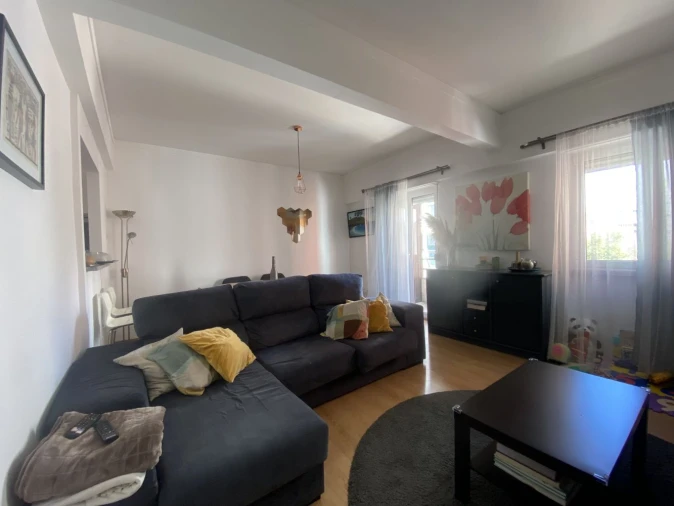 Apartamento T3 para Venda em Algés, Linda-A-Velha e Cruz Quebrada-Dafundo Foto 2