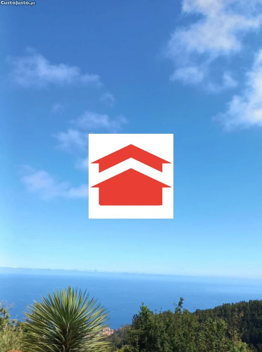 Terreno para Venda em Camacha Foto 1