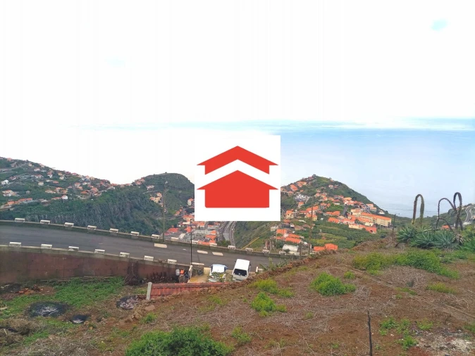 Terreno para Venda em Ribeira Brava Foto 2