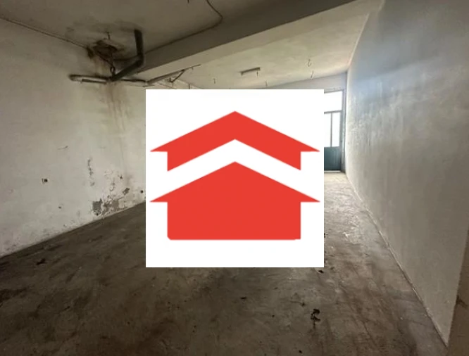 Moradia T4 para Venda em Estreito de Camara de Lobos Foto 13