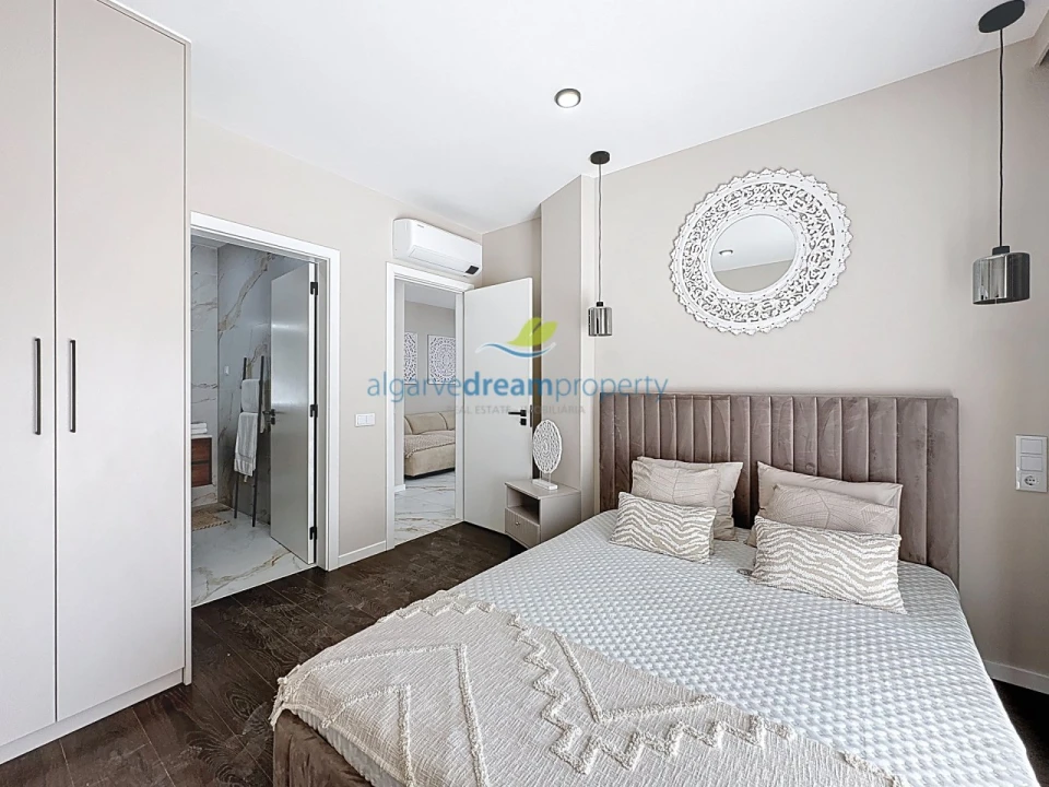 Apartamento T4 para Venda em Armação de Pera Foto 11