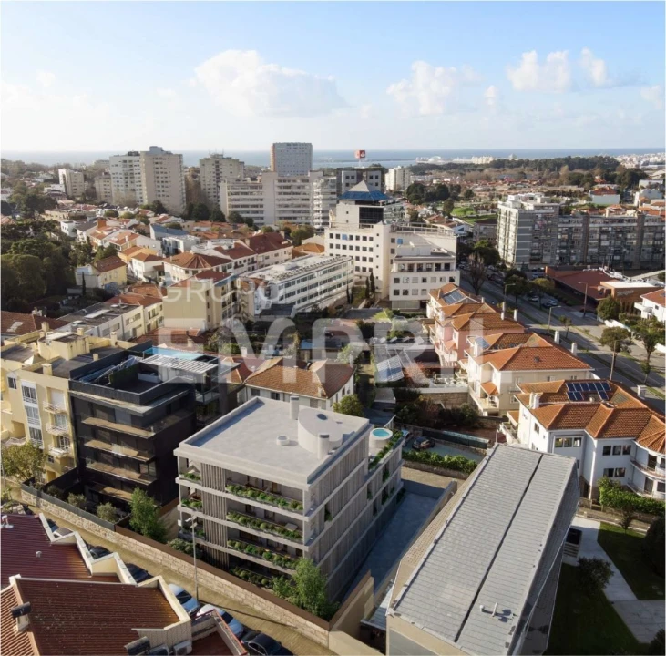 Apartamento T4 para Venda em Lordelo do Ouro e Massarelos Foto 11