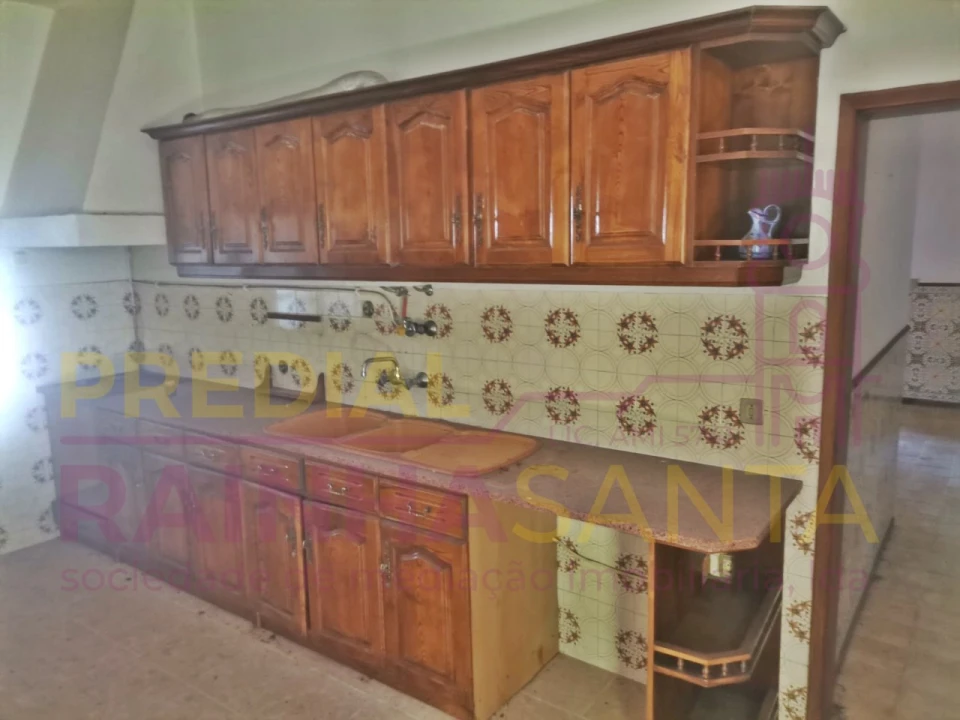 Moradia T5 para Venda em Cernache Foto 9