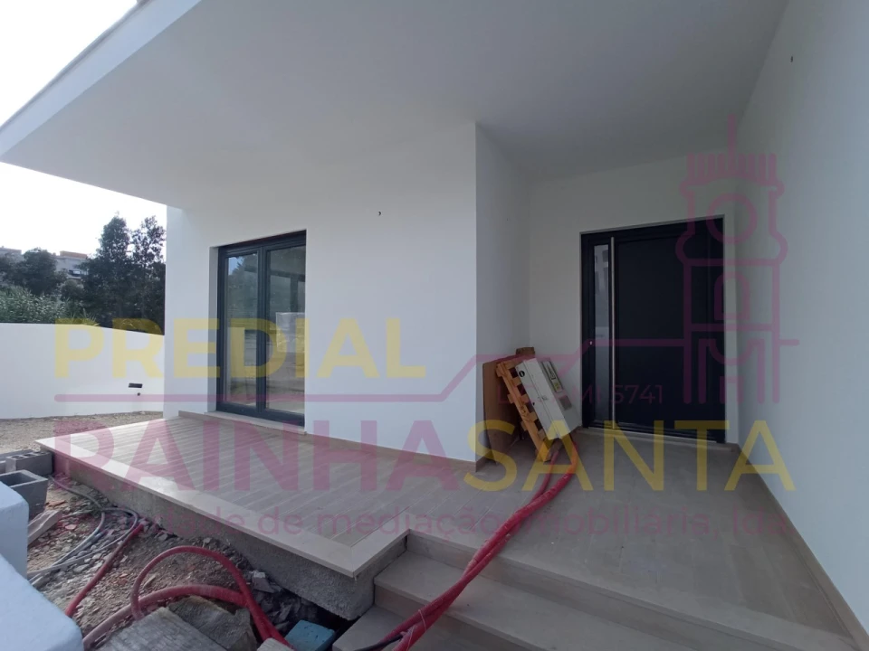 Moradia T4 para Venda em Tavarede Foto 5