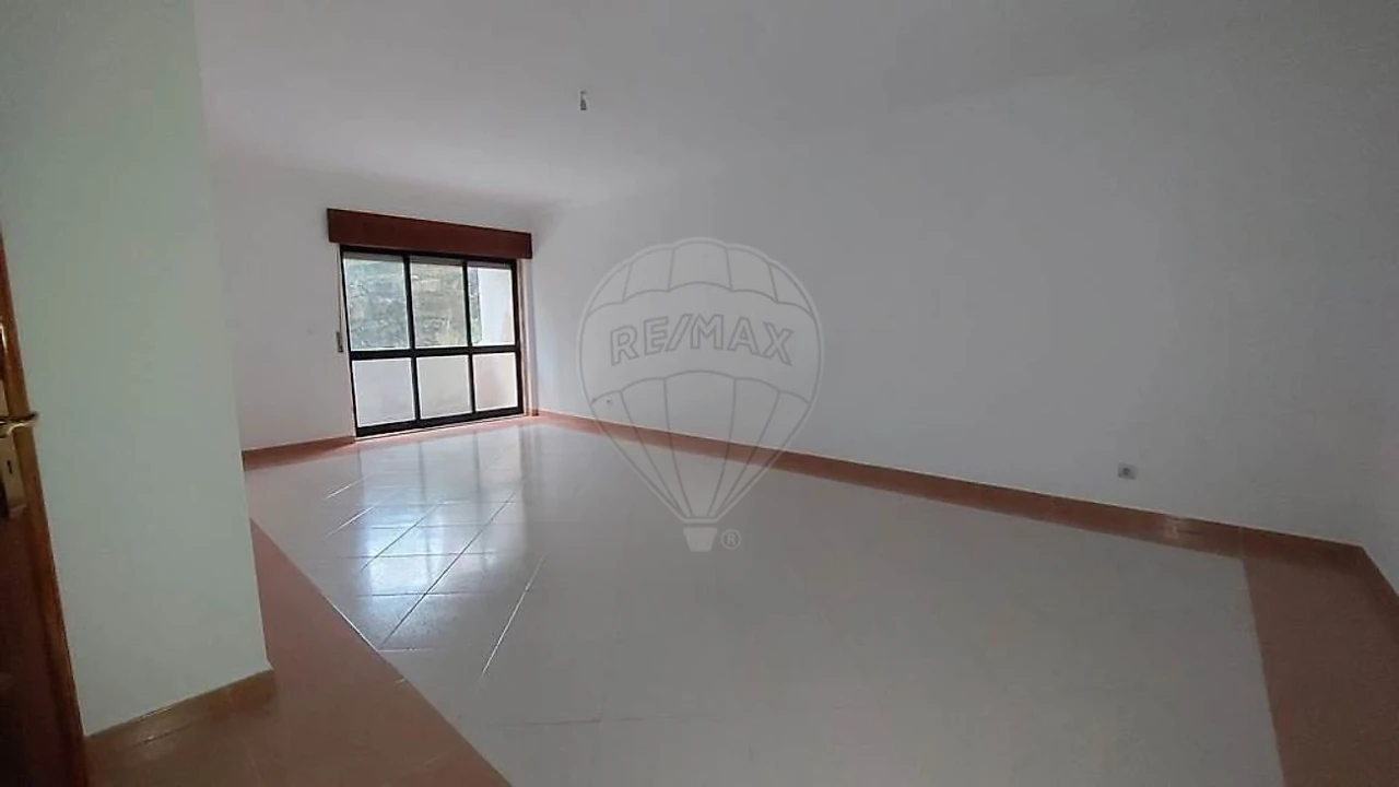 Apartamento T2 para Venda em Algueirão-Mem Martins Foto 15