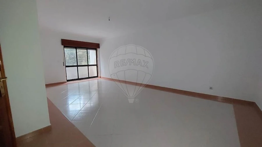 Apartamento T2 para Venda em Algueirão-Mem Martins Foto 15