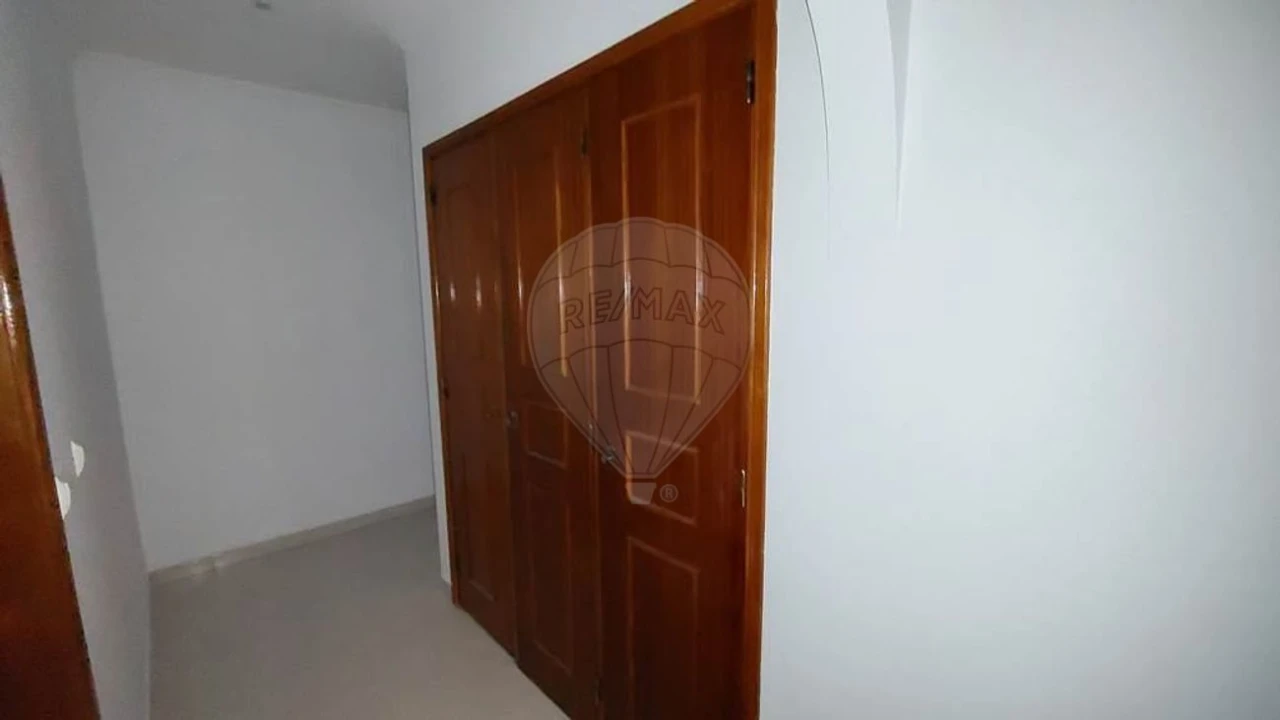Apartamento T2 para Venda em Algueirão-Mem Martins Foto 12