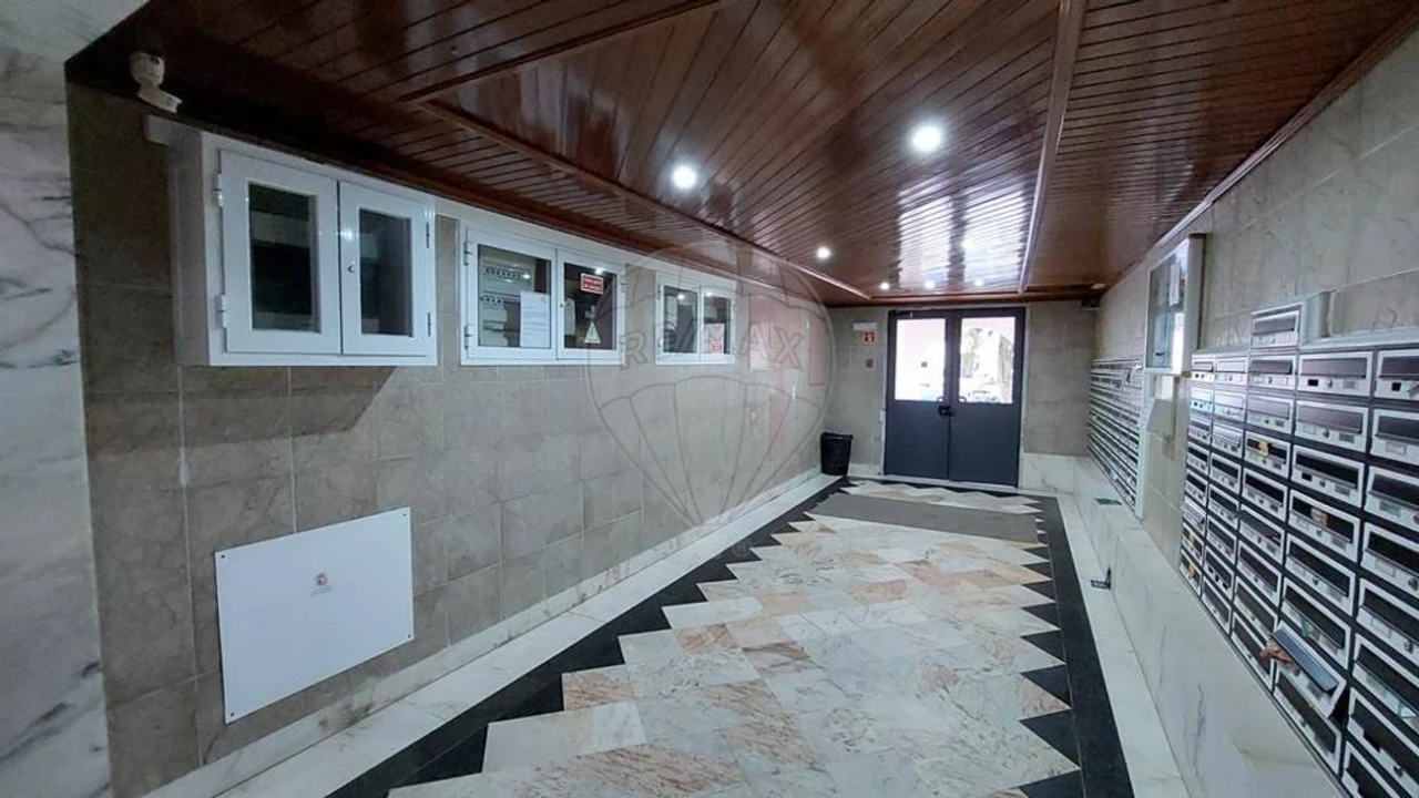 Apartamento T2 para Venda em Algueirão-Mem Martins Foto 4