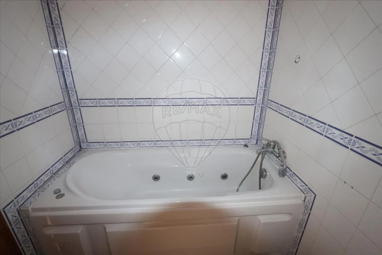 Apartamento T2 para Venda em Quinta do Conde Foto 11