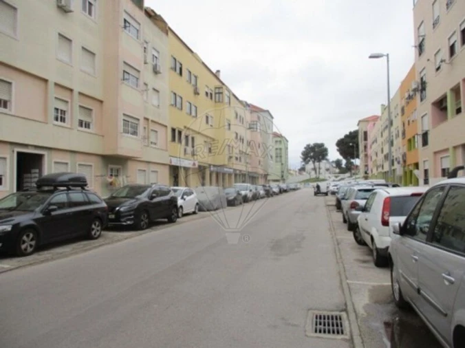 Apartamento T3 para Venda em Quinta do Conde Foto 6